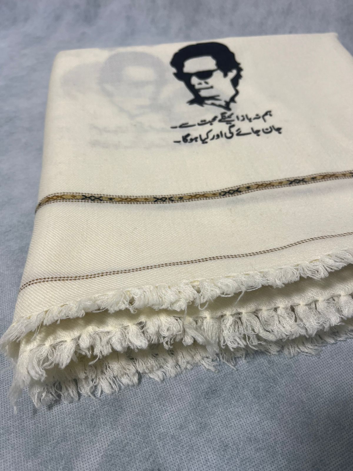 IMRAN KHAN SHAWL FOR Gents & Women - Trendy Crate Pk