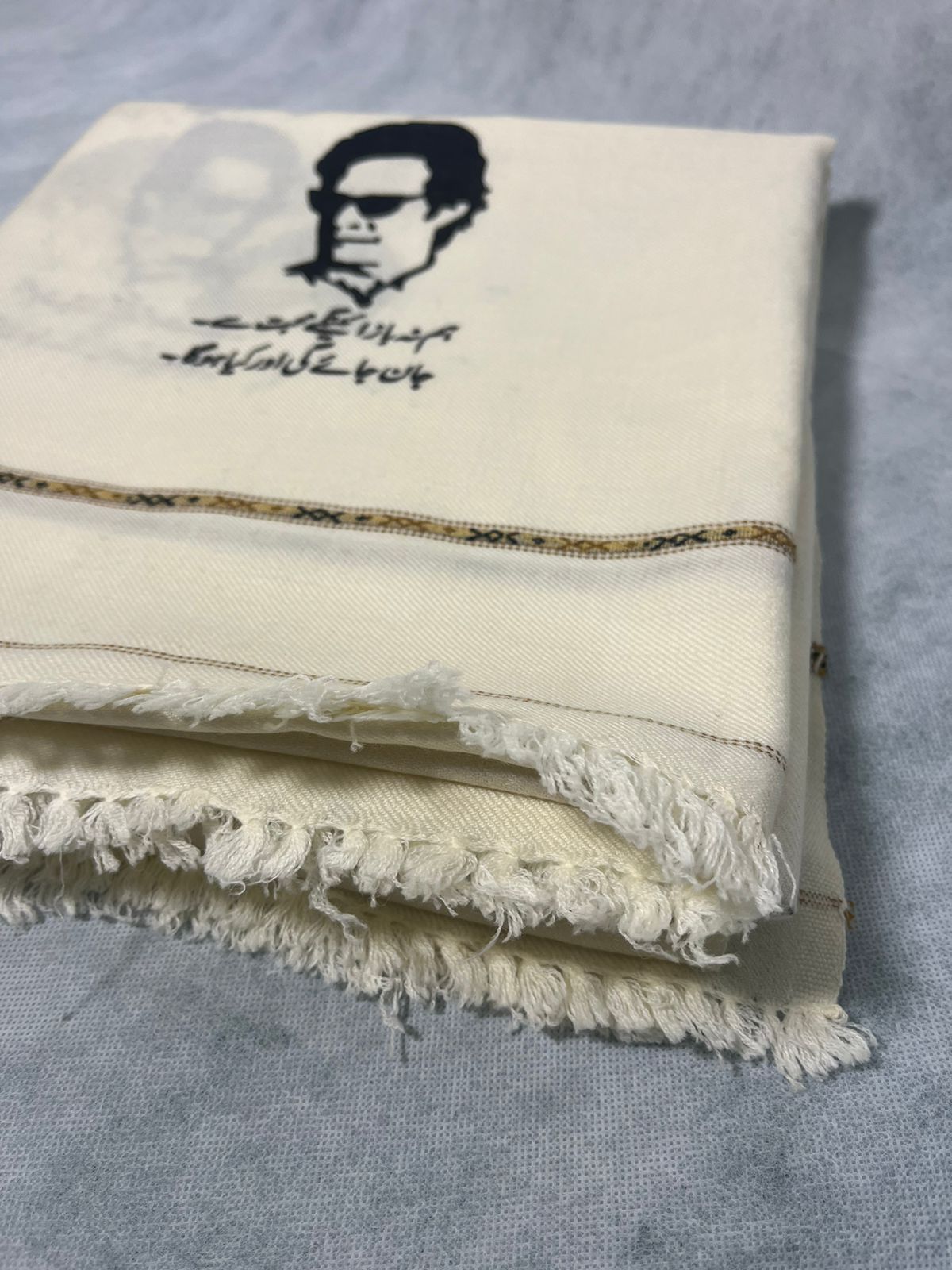 IMRAN KHAN SHAWL FOR Gents & Women - Trendy Crate Pk