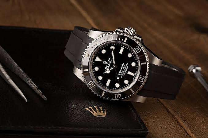 Rolex Oyster Perpetual Submariner Date - Trendy Crate Pk